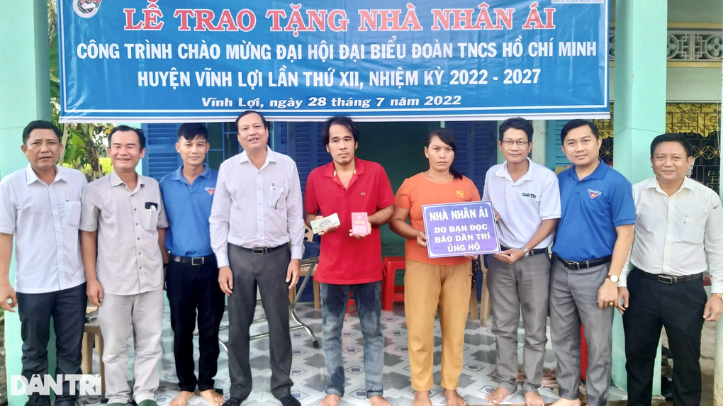 Ba đứa trẻ ở nhà như hộp diêm: Có nhà mới xây rồi, gia đình em mừng lắm - 1 Ba đứa trẻ ở nhà như hộp diêm: Có nhà mới xây rồi, gia đình em mừng lắm - 1