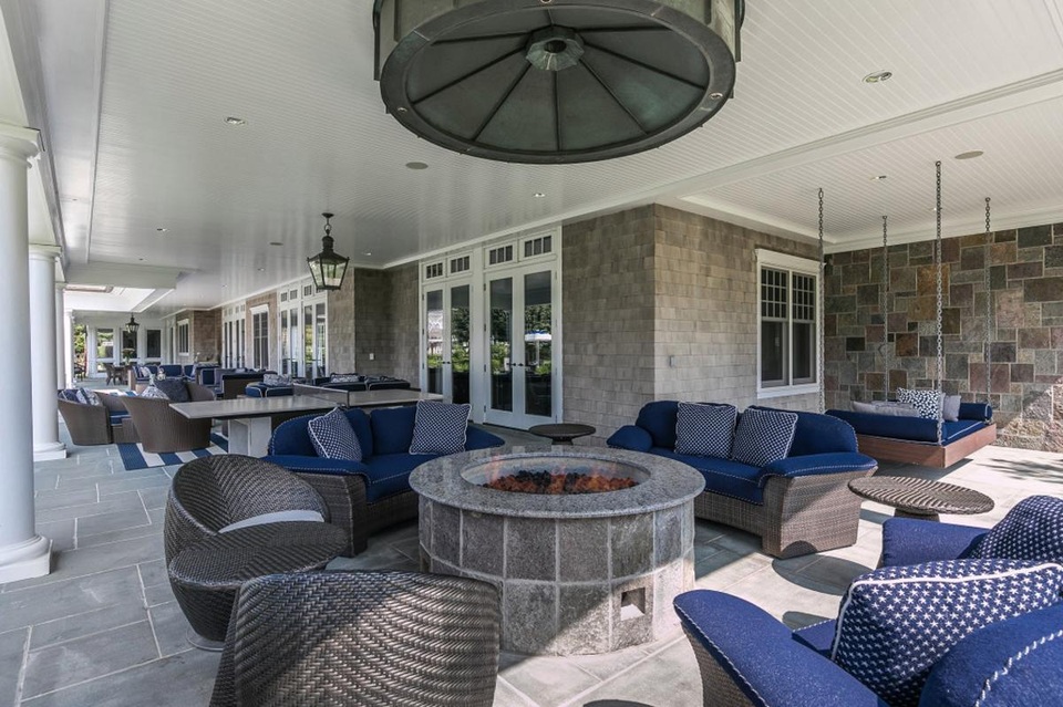 Biệt thự tỷ phú: Giá thuê 50 tỷ đồng/ tháng, sân thượng có thể chơi golf - 4 Biệt thự tỷ phú: Giá thuê 50 tỷ đồng/ tháng, sân thượng có thể chơi golf - 4