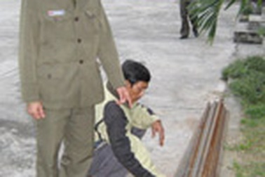 Trộm sắt đặc chủng của cầu Thuận Phước