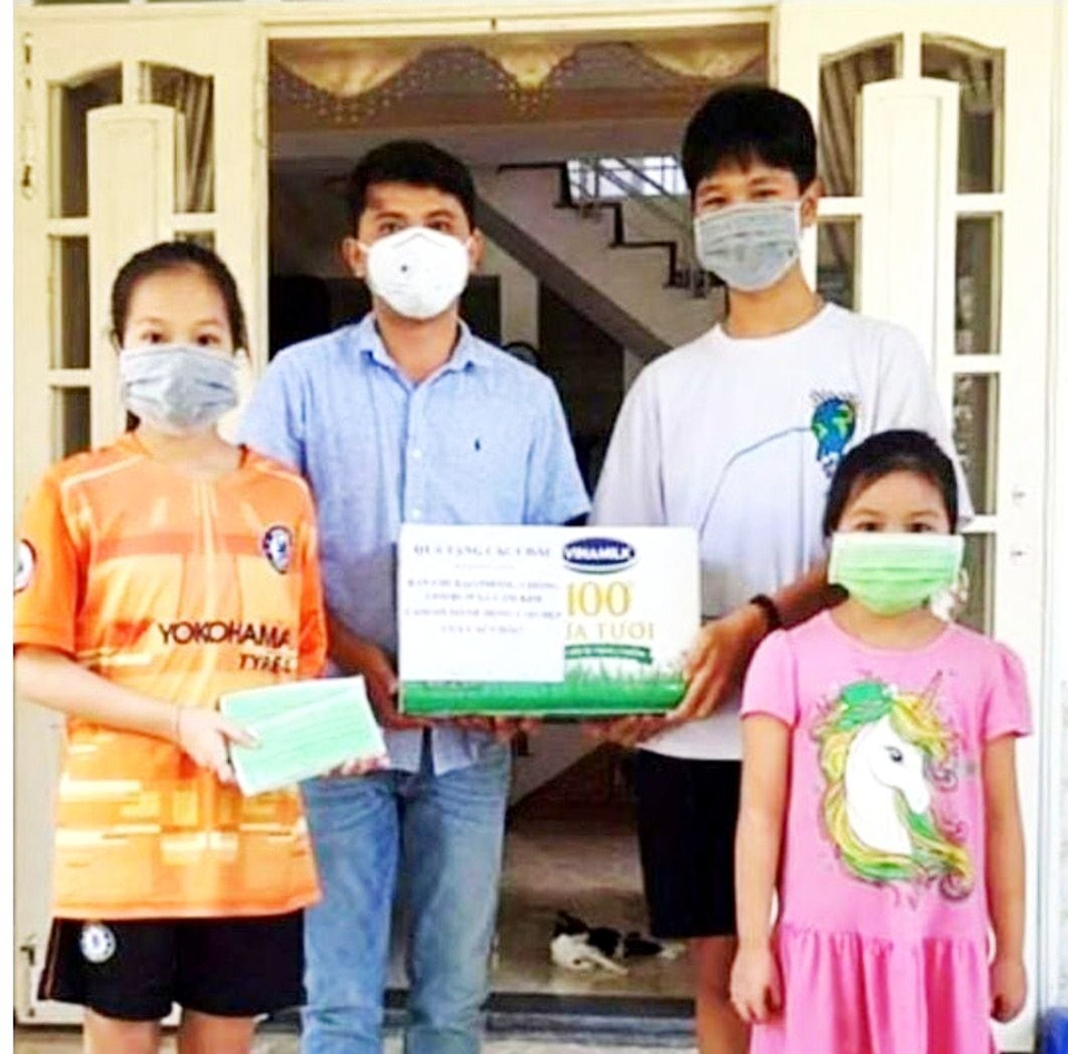 Mẹ Việt Nam Anh hùng ủng hộ chiến sĩ, bác sĩ tuyến đầu chống dịch - 3 Mẹ Việt Nam Anh hùng ủng hộ chiến sĩ, bác sĩ tuyến đầu chống dịch - 3