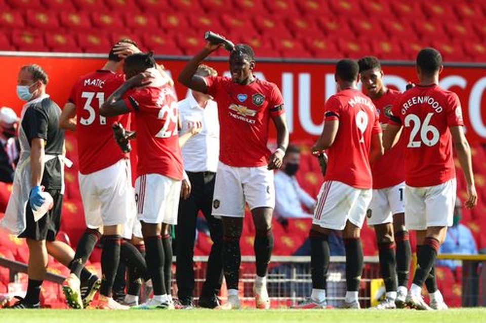 Man Utd 3-0 Sheffield United: Martial lập hat-trick - 8 Man Utd 3-0 Sheffield United: Martial lập hat-trick - 8