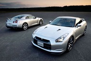 Nissan đau đầu vì xe GT-R … đắt hàng!