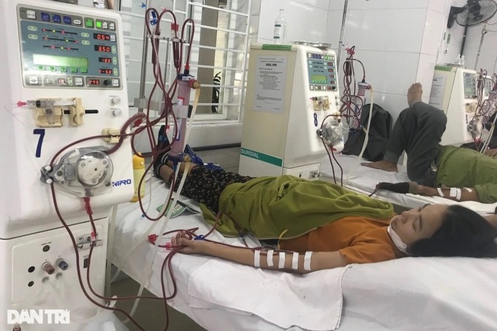 Gần 100 triệu đồng đến với người đàn ông có vợ mắc bệnh, con trai chết đuối - 2 Gần 100 triệu đồng đến với người đàn ông có vợ mắc bệnh, con trai chết đuối - 2