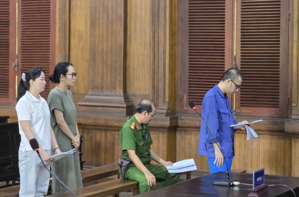 Nhân viên ngân hàng đầu tư dịch vụ mại dâm kiếm lời rồi bị lừa - 1