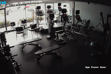 Xe Tesla Model S bị nghi tăng tốc mất kiểm soát