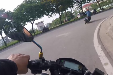 Tên cướp dùng dao tấn công người dân, lấy xe máy để tẩu thoát