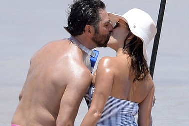 "Bà nội trợ kiểu Mỹ" Eva Longoria hạnh phúc bên chồng đại gia