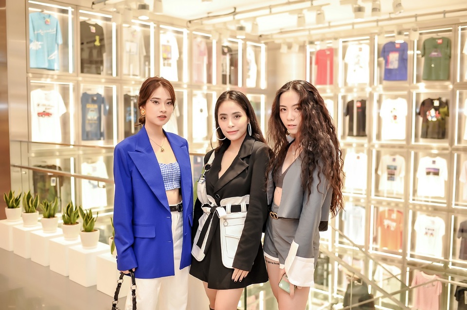 UNIQLO Vincom Phạm Ngọc Thạch hút fan với loạt góc “check-in” cực chất - 6