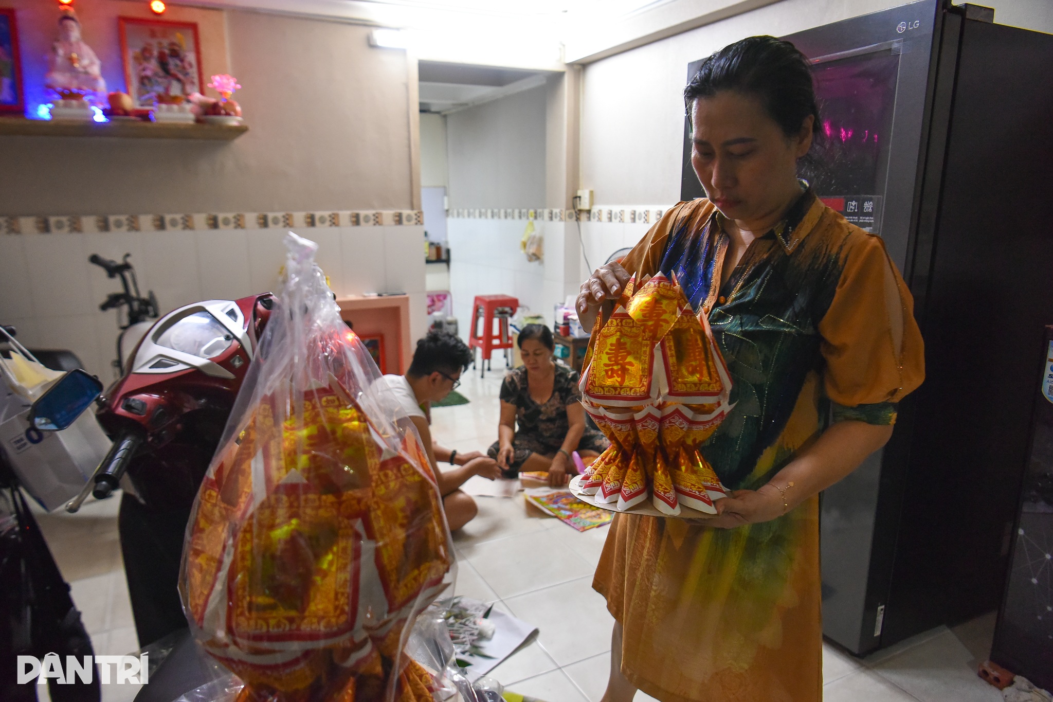 Mondanbetungszeremonie der Chinesen in Ho-Chi-Minh-Stadt - 3 Lễ cúng trăng của người Hoa ở TPHCM - 3