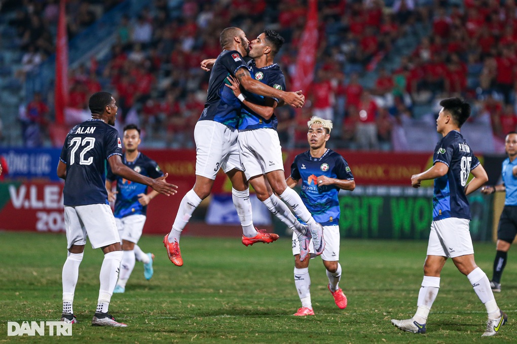 VAR giúp CLB Công An Hà Nội hòa Bình Định ở trận ra quân V-League - 3 VAR giúp CLB Công An Hà Nội hòa Bình Định ở trận ra quân V-League - 3