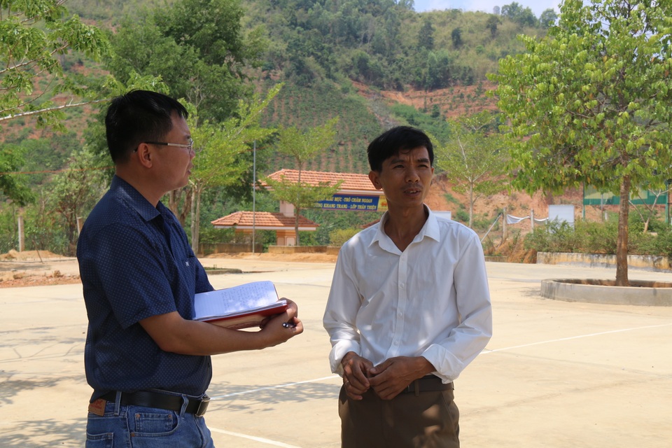 “Nếu không lấy chồng, có lẽ em ấy đã là học sinh giỏi!” - 1 “Nếu không lấy chồng, có lẽ em ấy đã là học sinh giỏi!” - 1