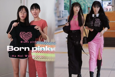 Hoa hậu Vũ Ngọc Diệp và con gái ăn mặc sành điệu, trông như hai chị em