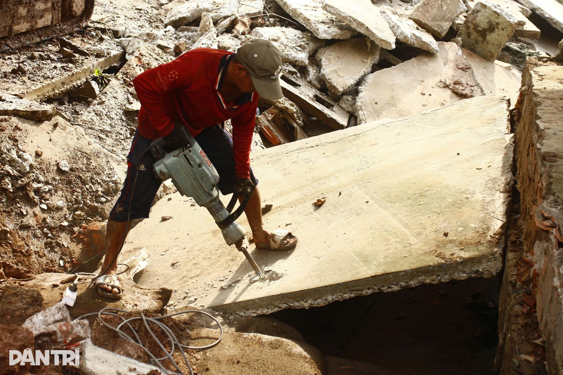 Ngày đêm khắc phục sự cố sụp cống ngăn triều uy hiếp khu dân cư ở TPHCM - 2 Ngày đêm khắc phục sự cố sụp cống ngăn triều uy hiếp khu dân cư ở TPHCM - 2