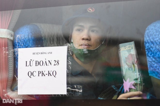 Xúc động khoảnh khắc tân binh thủ đô lên đường nhập ngũ - 18