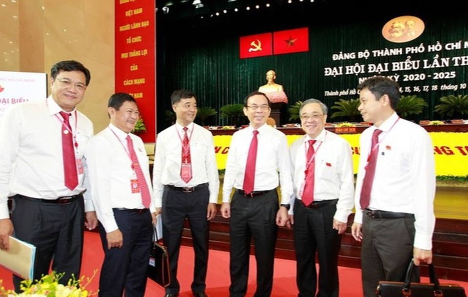 Thủ tướng Nguyễn Xuân Phúc dự khai mạc Đại hội Đảng bộ TPHCM - 5 Thủ tướng Nguyễn Xuân Phúc dự khai mạc Đại hội Đảng bộ TPHCM - 5