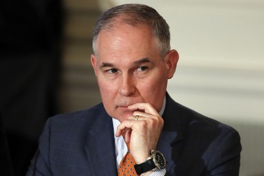 Quan chức cấp cao Mỹ từ chức sau hàng loạt bê bối lạm chi quỹ công