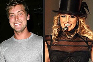 Lance Bass khen Britney hết lời
