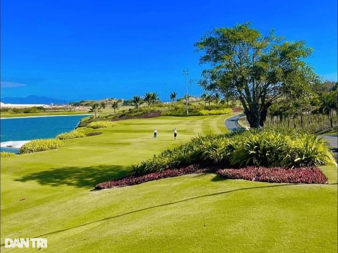 Kiều nữ trên sân golf và những mục đích ra sân không vì golf - 4 Kiều nữ trên sân golf và những mục đích ra sân không vì golf - 4