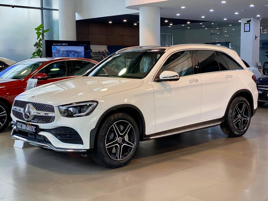 Đại lý xả hàng Mercedes-Benz GLC, ưu đãi ngang một chiếc SH 350i - 1 Đại lý xả hàng Mercedes-Benz GLC, ưu đãi ngang một chiếc SH 350i - 1