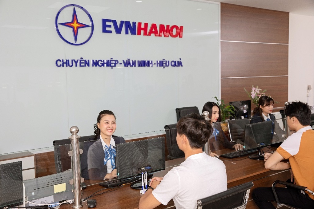 EVNHANOI đẩy mạnh thanh toán hóa đơn điện không dùng tiền mặt - 2 EVNHANOI đẩy mạnh thanh toán hóa đơn điện không dùng tiền mặt - 2