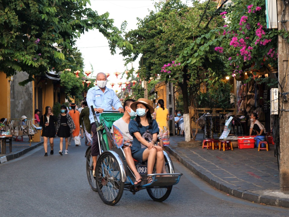 Hội An lác đác du khách trong ngày cuối cùng của kỳ nghỉ lễ - 1 Hội An lác đác du khách trong ngày cuối cùng của kỳ nghỉ lễ - 1