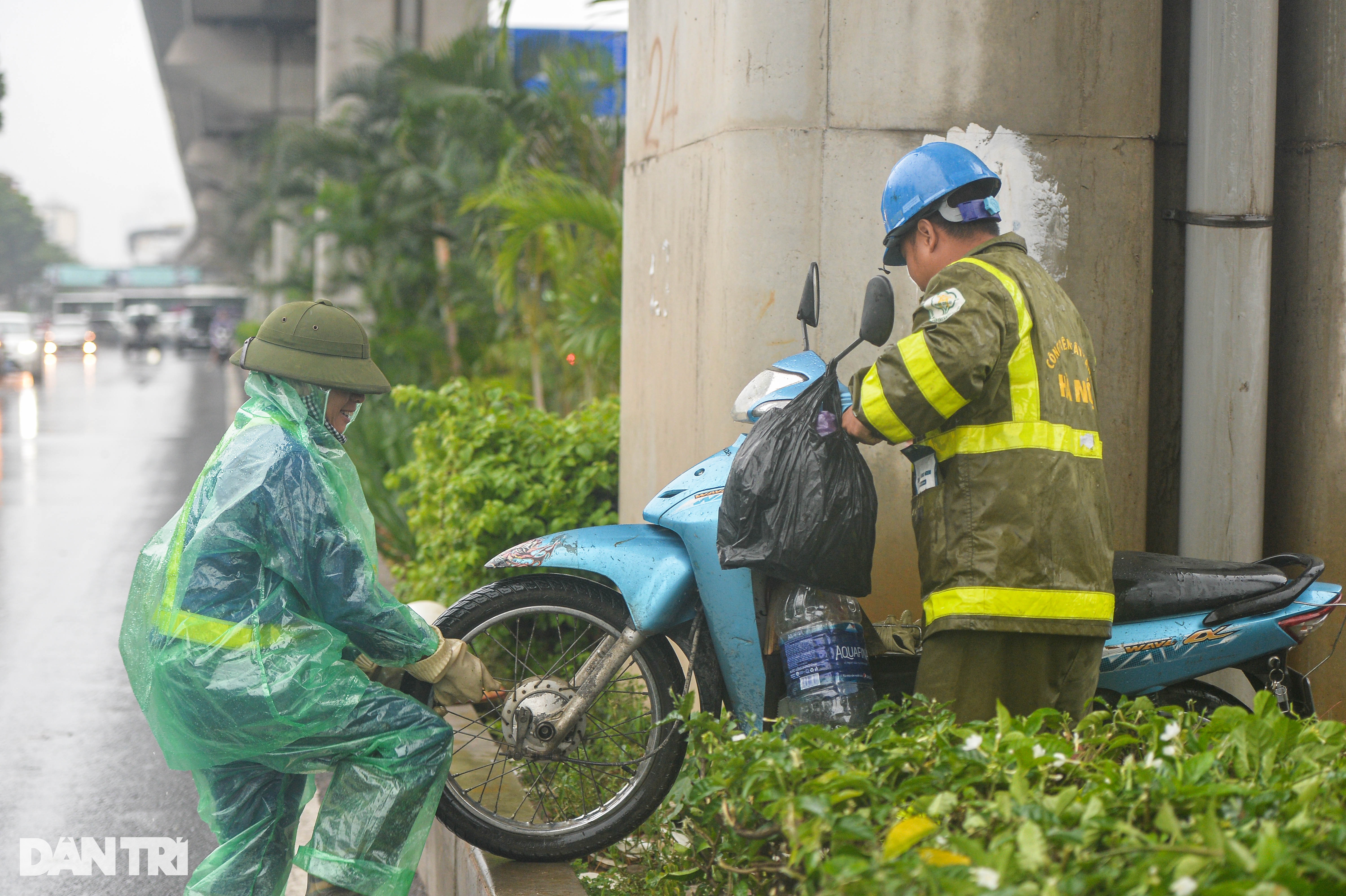 Một buổi sáng tê liệt ở Hà Nội - 7 Một buổi sáng tê liệt ở Hà Nội - 7