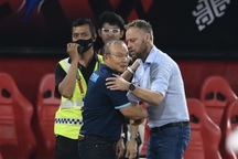 HLV Park Hang Seo cảm ơn đồng nghiệp Mano Polking