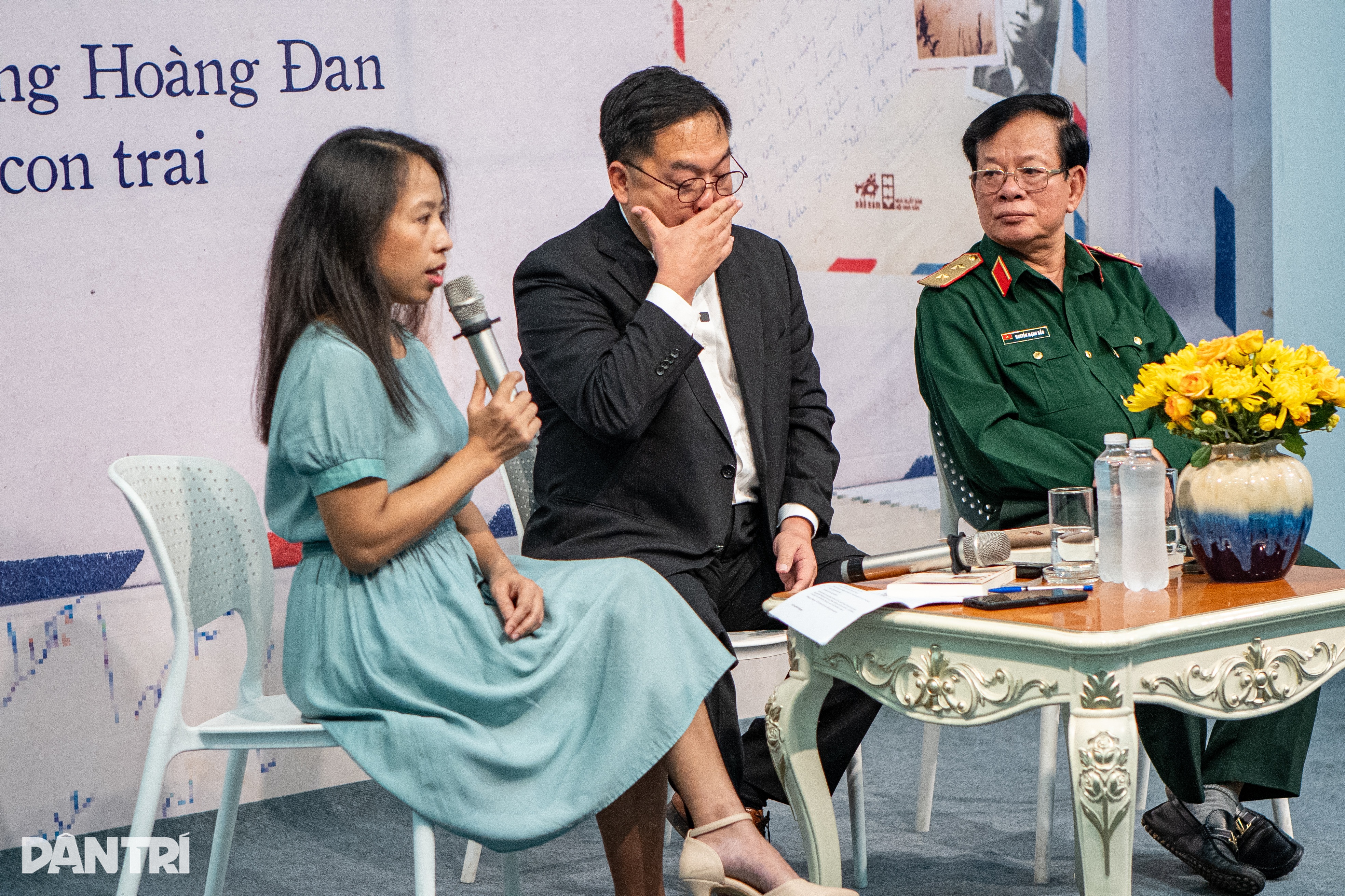 Tướng Hoàng Đan đạp xe 1.300km hỏi cưới vợ, bài học dạy con từ chiếc bát vỡ - 7 Tướng Hoàng Đan đạp xe 1.300km hỏi cưới vợ, bài học dạy con từ chiếc bát vỡ - 7