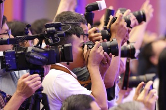 Cấm báo chí miêu tả tỉ mỉ hành vi tội ác, làm "biến dạng" tiếng Việt