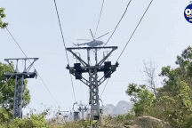 Sốc: Cáp treo đứt dây khiến 63 người bị treo lơ lửng trên cao suốt 45 tiếng