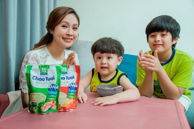 Nhờ lắng nghe khẩu vị của con, mẹ Thanh Thúy thảnh thơi dịp hè