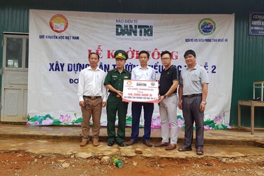 “Năm học mới quần áo học sinh không còn lấm lem bùn đất”