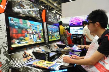 Cha thuê sát thủ “giết" con trong game