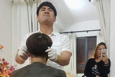 Tát tai để chữa... câm điếc (!)