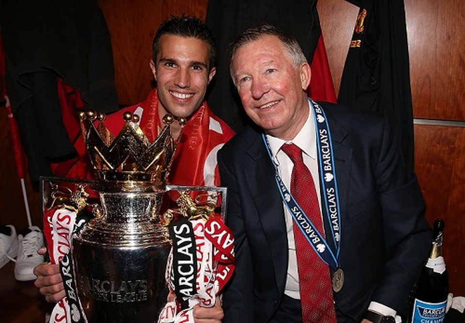 Sir Alex mạt sát hai cầu thủ Man Utd, Van Persie sốc nặng - 1 Sir Alex mạt sát hai cầu thủ Man Utd, Van Persie sốc nặng - 1