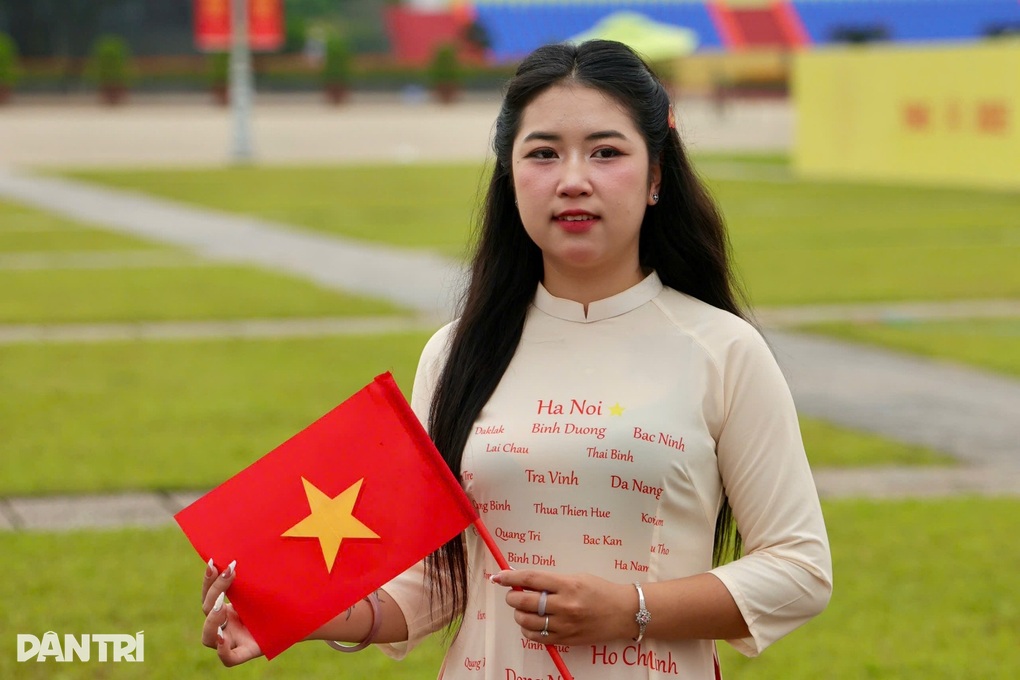 Cháy phòng khách sạn ở Hà Nội, khách thuê nhà dân xem hợp luyện diễu binh - 1 Cháy phòng khách sạn ở Hà Nội, khách thuê nhà dân xem hợp luyện diễu binh - 1