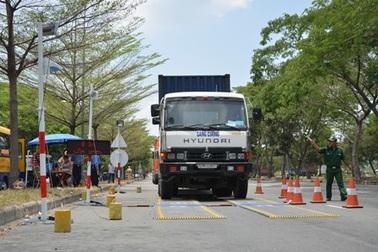 Xử lý nghiêm hiện tượng “xã hội đen” bảo kê xe quá tải