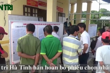 Người dân Hà Tĩnh hân hoan bỏ phiếu lựa chọn đại biểu Quốc hội, HĐND các cấp