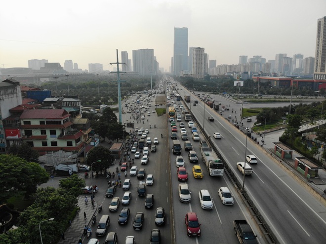 Người dân từ thành phố đổ về quê, cửa ngõ thủ đô ùn tắc - 2 Người dân từ thành phố đổ về quê, cửa ngõ thủ đô ùn tắc - 2