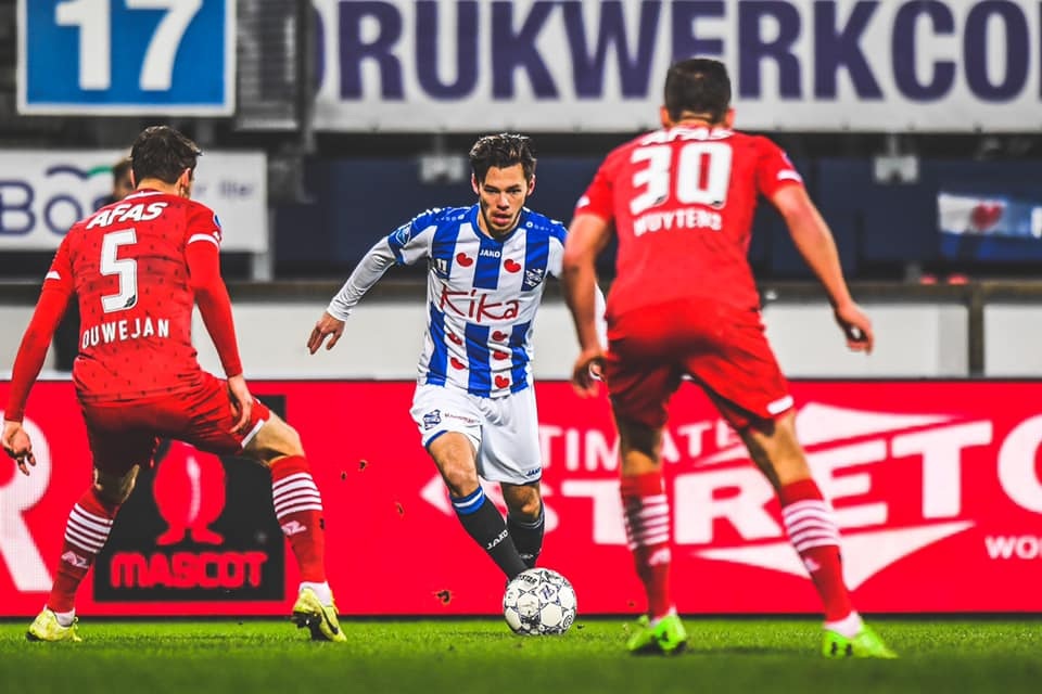 SC Heerenveen thua trên sân nhà, Văn Hậu vẫn ngồi dự bị - 1 SC Heerenveen thua trên sân nhà, Văn Hậu vẫn ngồi dự bị - 1