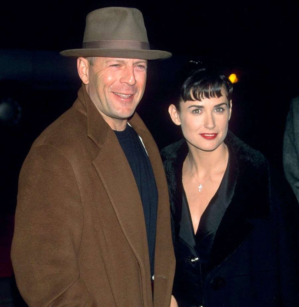 Gia đình kỳ lạ nhất Hollywood: Vợ cũ, vợ mới của Bruce Willis cùng… cách ly - 5 Gia đình kỳ lạ nhất Hollywood: Vợ cũ, vợ mới của Bruce Willis cùng… cách ly - 5