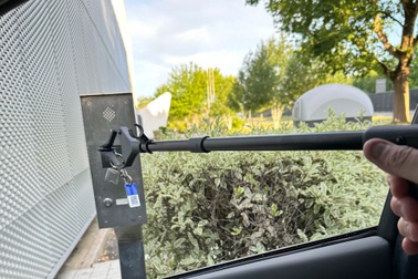 Trang bị độc lạ của Tesla dành cho xe bán ở thị trường tay lái nghịch