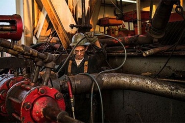 Giá dầu thô tiếp tục tăng mạnh