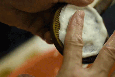 Bí quyết "hút" khách của món đặc sản hơn trăm tuổi làm từ sữa trâu