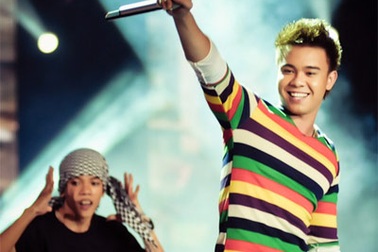 Bùng nổ với “Radio”, Đông Hùng khiến HĐNT phải ngưỡng mộ