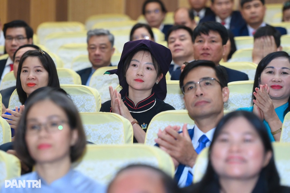 Mattelärare i 10 år räddar varje barn i höglandet från seden att gifta sig tidigt - 3