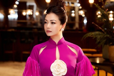 Kiều Anh "Hồ sơ cá sấu" tái xuất xinh đẹp sau thông báo kết hôn ở tuổi 40