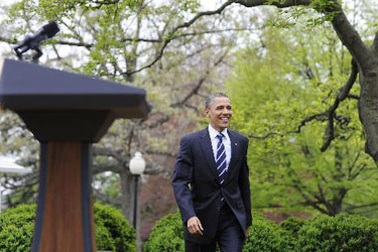 Thu nhập của gia đình Obama năm 2010 giảm mạnh