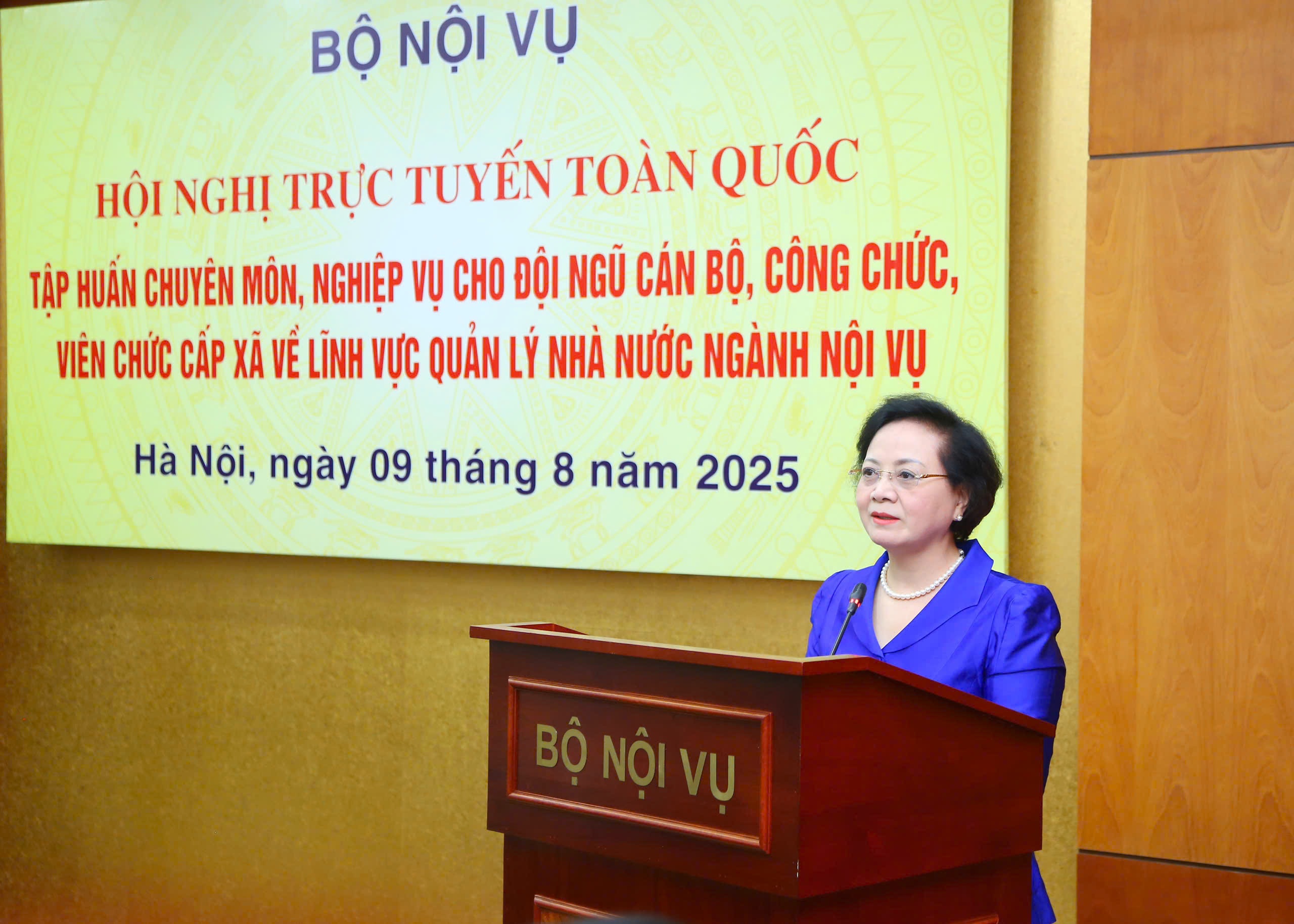 Bộ trưởng Nội vụ: Có xã cần hàng trăm công chức, nơi chỉ 30 người là đủ - 3 Bộ trưởng Nội vụ: Có xã cần hàng trăm công chức, nơi chỉ 30 người là đủ - 3