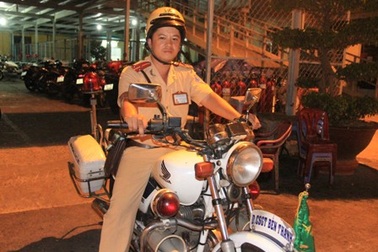 CSGT bắt tên cướp tài sản du khách nước ngoài giữa Sài Gòn